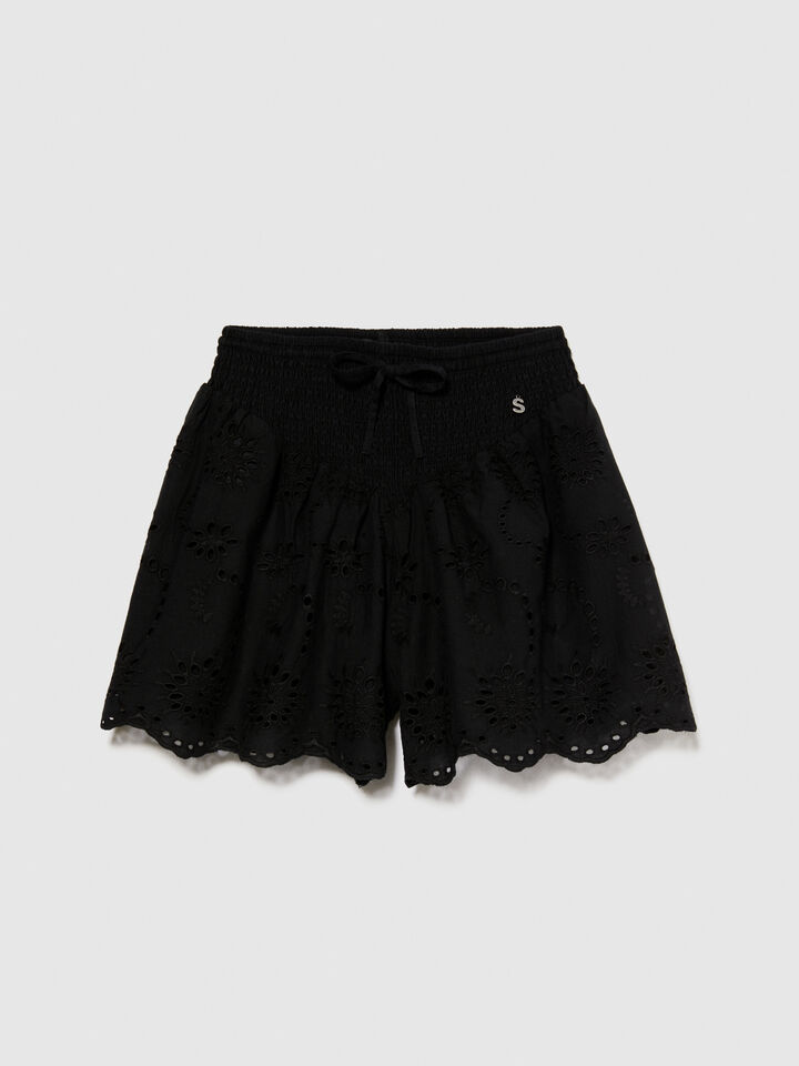 Embroidered shorts - girls' shorts - Black | Sisley Young image number 1